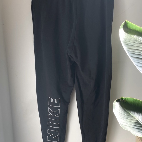 🌻Womens Nike Black block joggers - Picture 2 of 3
